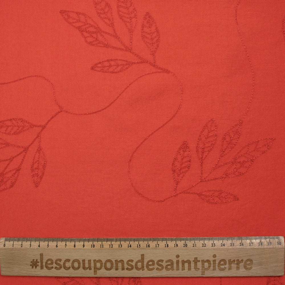 CrĂȘpe viscose Lily brodĂ© feuillage rouge - Image 3