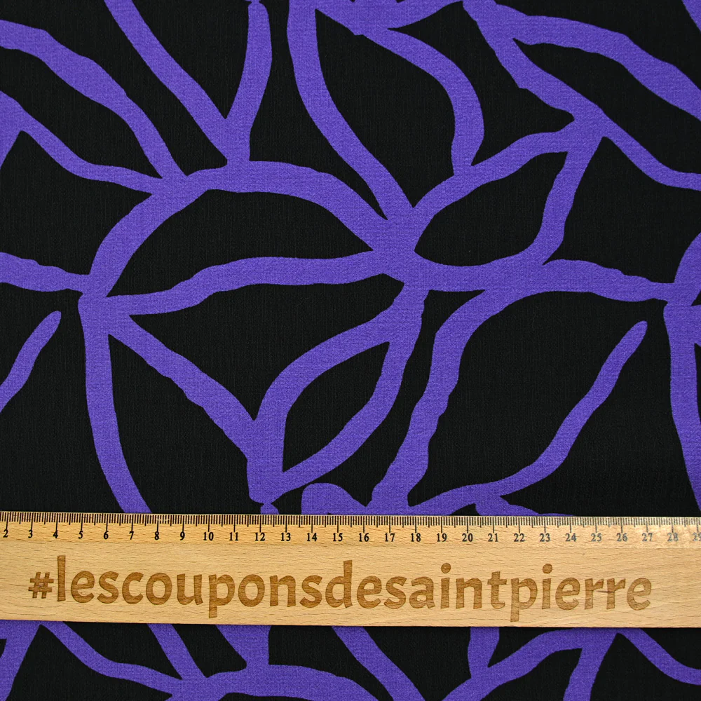 Crêpe viscose ottoman imprimé spaghetti violet fond noir - Image 4