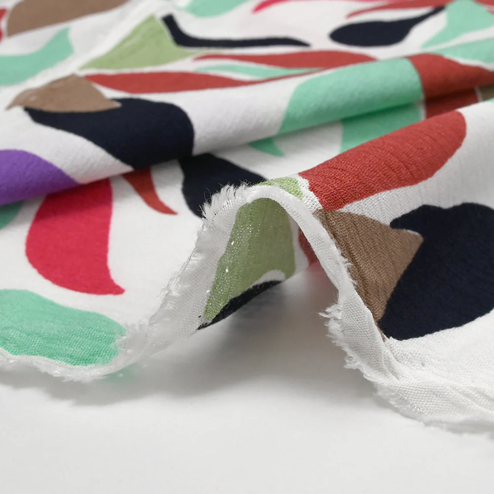 Crépon de viscose imprimé palette florale fond blanc - Image 6