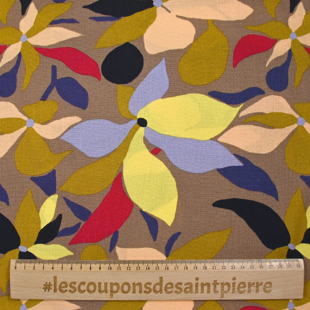 Crépon de viscose imprimé palette florale fond marron - Image 3