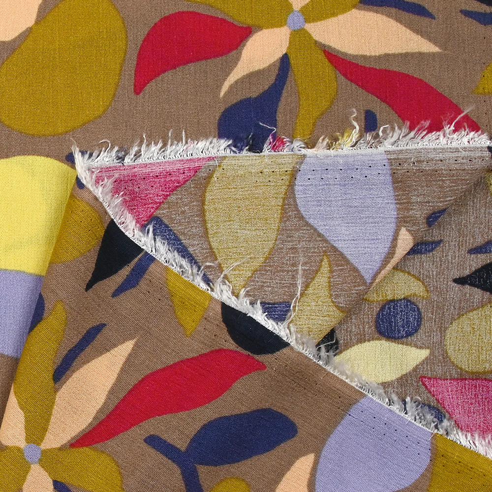 Crépon de viscose imprimé palette florale fond marron - Image 5