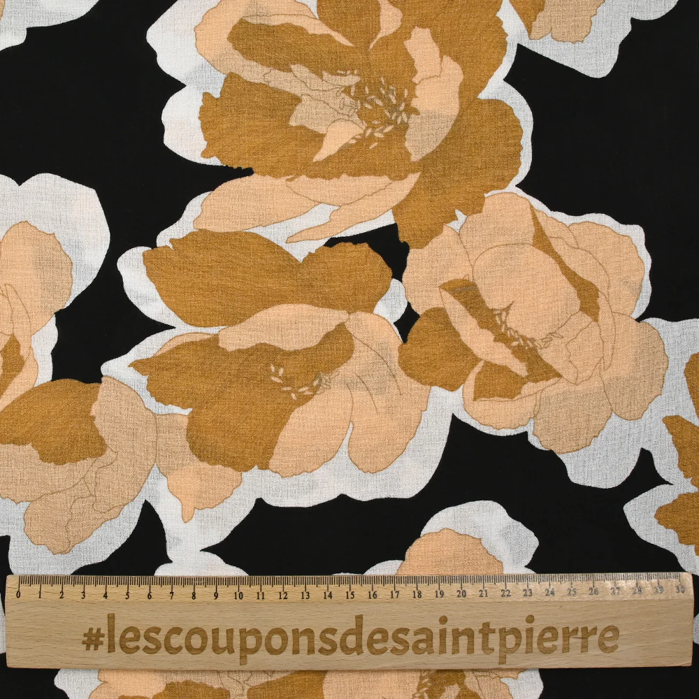 Crépon de viscose imprimé pivoine élégante fond noir - Image 3