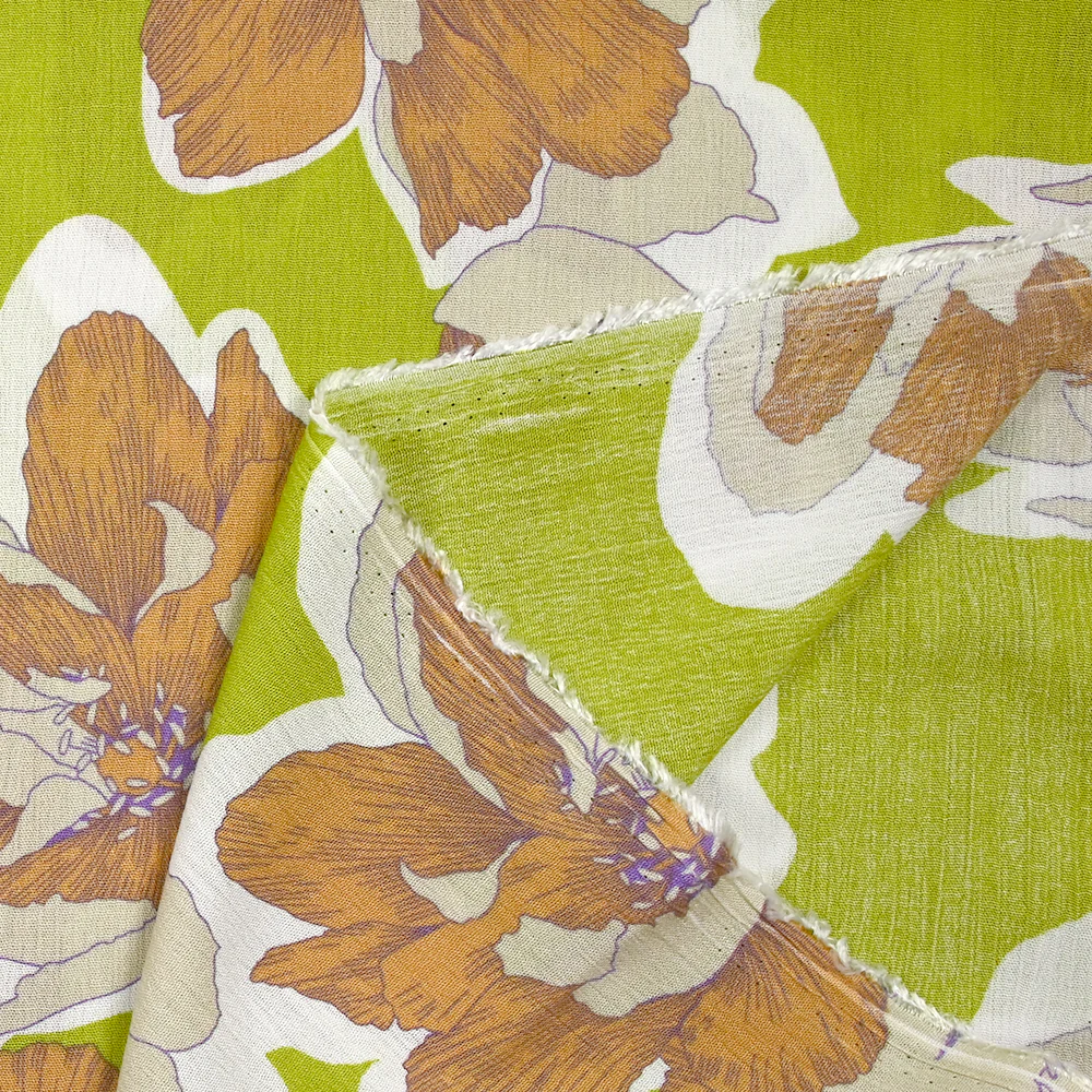 Crépon de viscose imprimé pivoine élégante fond vert anis - Image 5