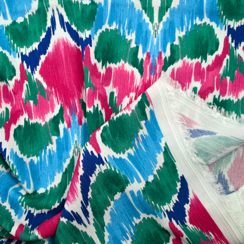 Crépon viscose imprimé reflet magenta et bleu - Image 5