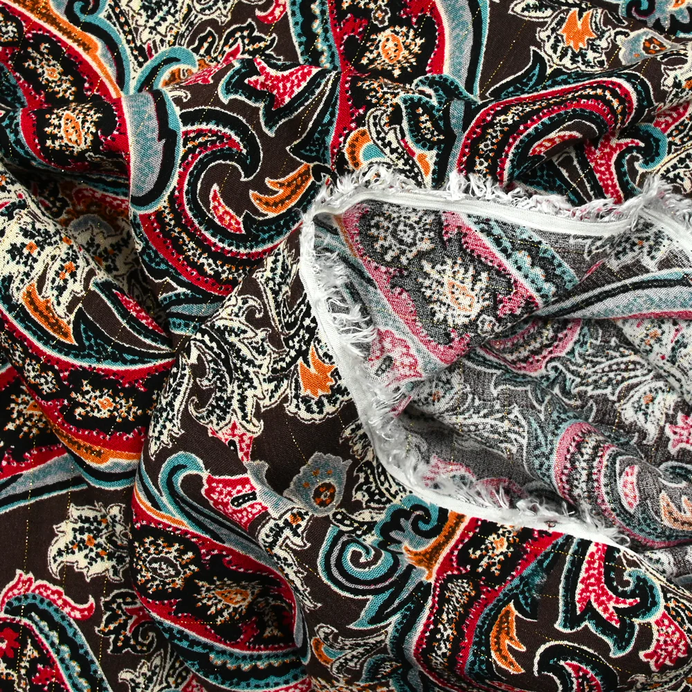 Crépon viscose lurex imprimé arabesque de fleurs fond marron foncé - Image 4