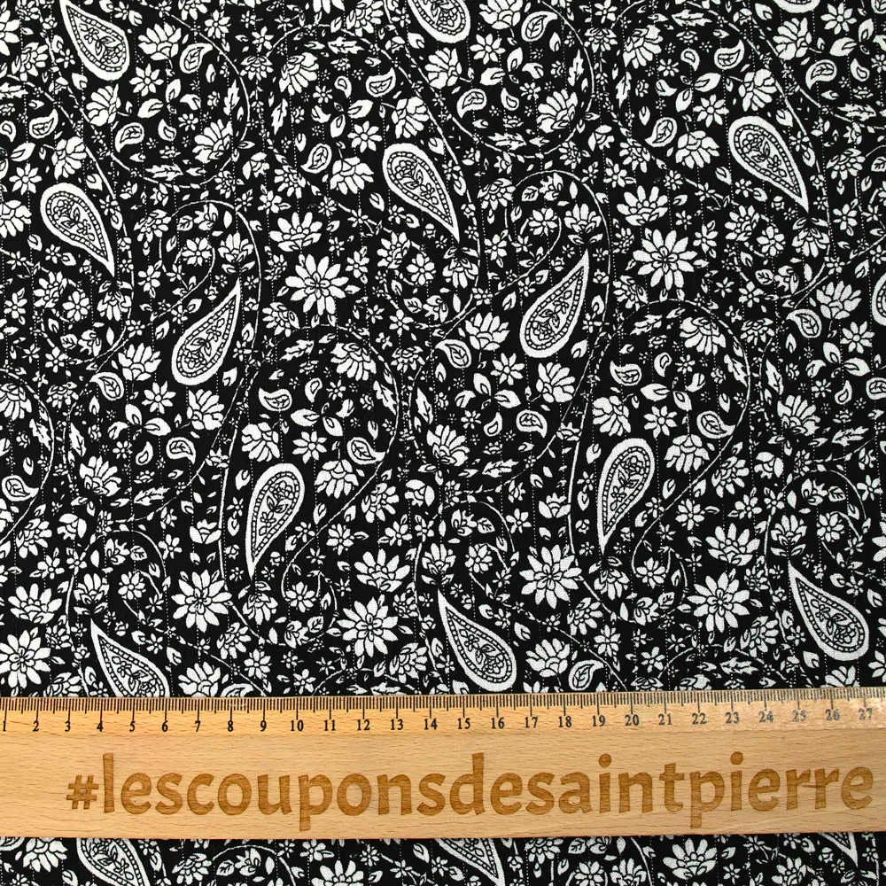 Crépon viscose rayé lurex argent cachemire fond noir - Image 3