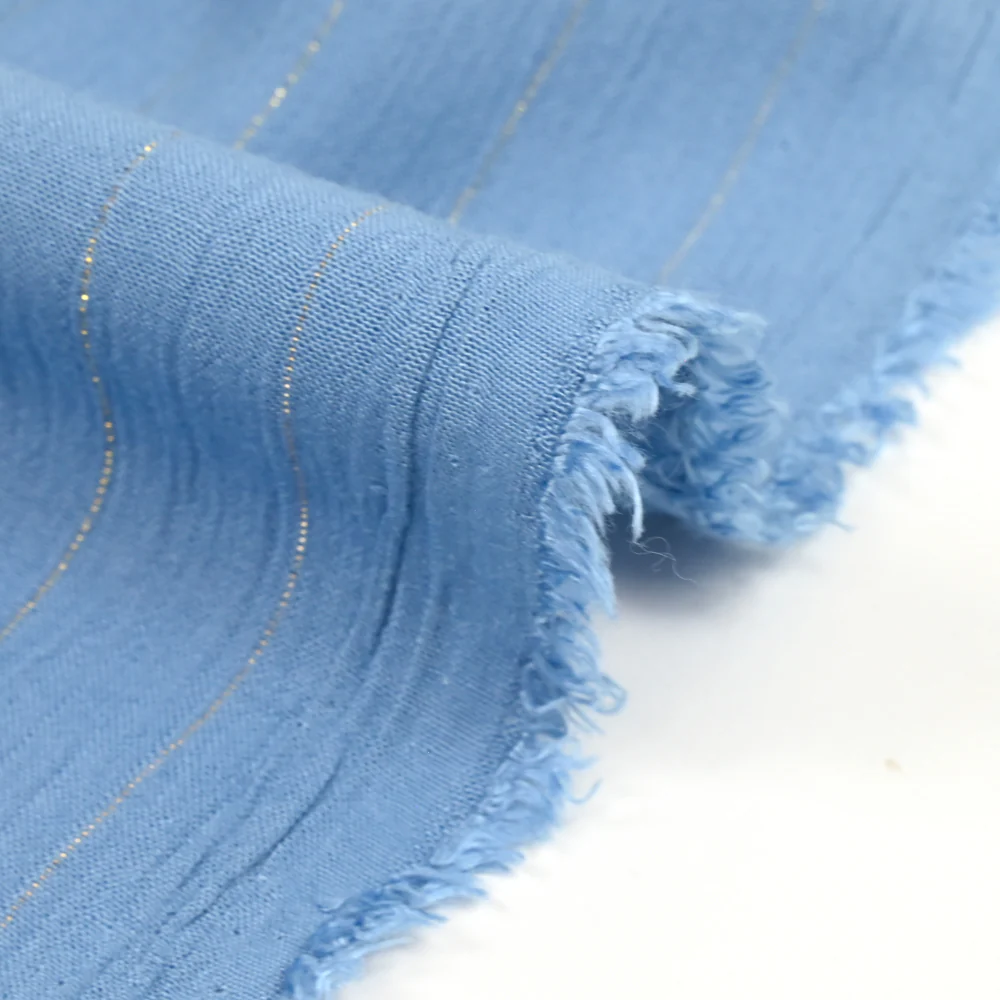 Crépon viscose rayé lurex doré fond bleu - Image 4