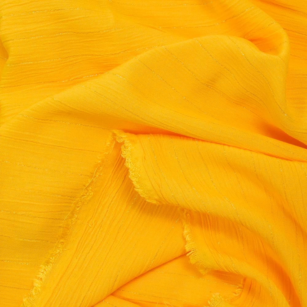Crépon viscose rayé lurex doré fond mangue - Image 3