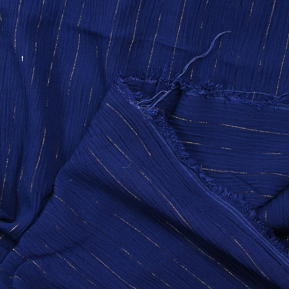 Crépon viscose rayé lurex doré fond marine - Image 3