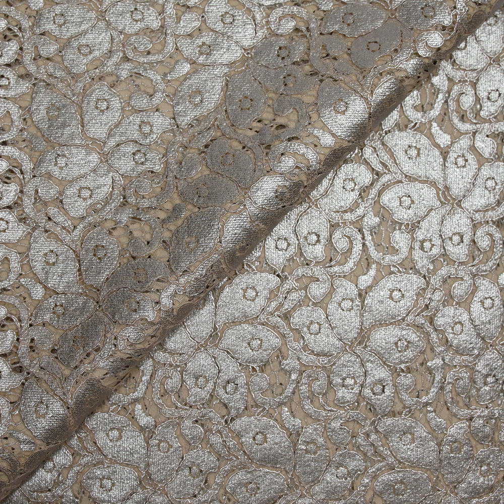Guipure de coton lamée argent sur fond écru - Image 3