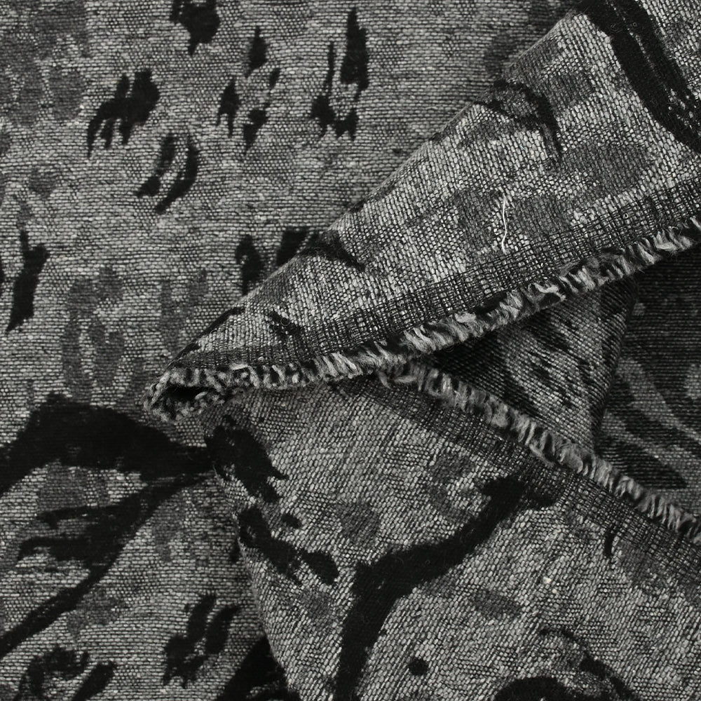 Jacquard de laine mélangée érosion animale noir et gris - Image 7
