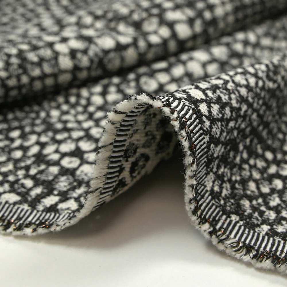 Jacquard de polycoton Lurex Miranda noir et blanc cassé - Image 8