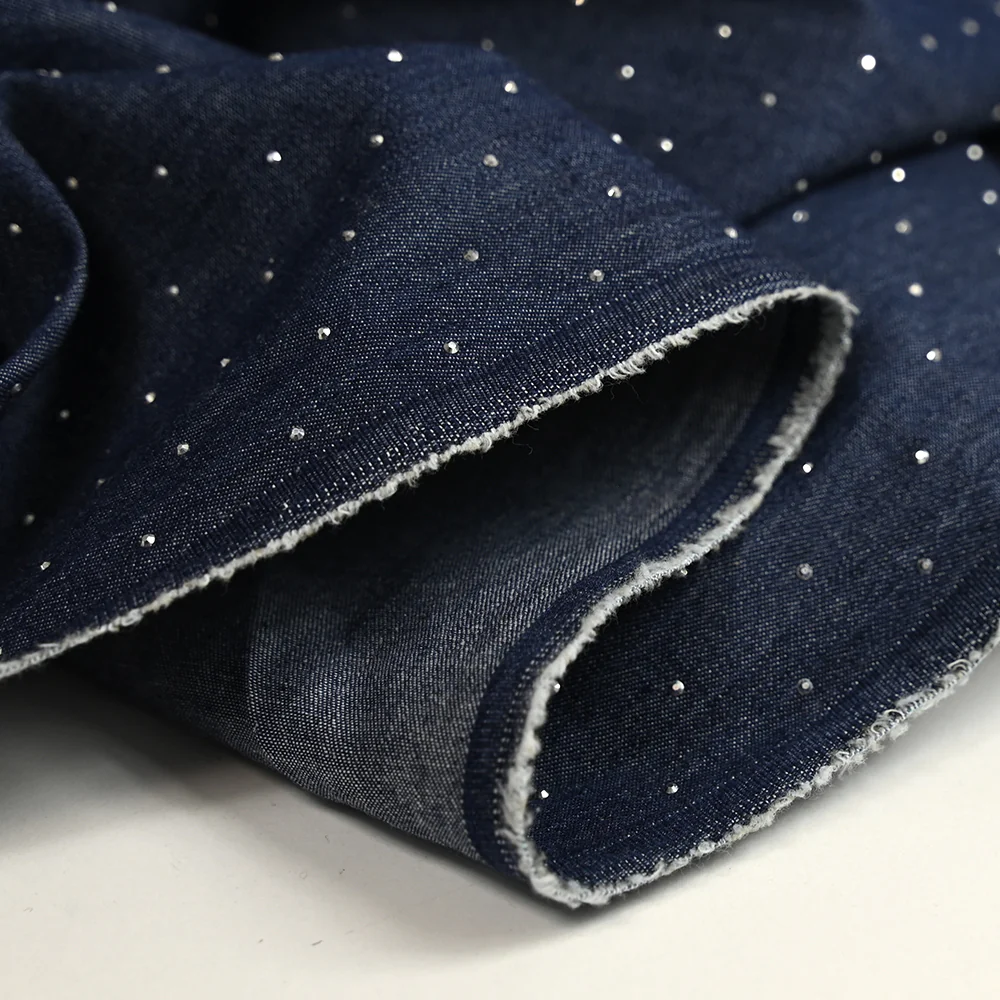 Jean's coton orné de strass fond bleu brut - Image 5