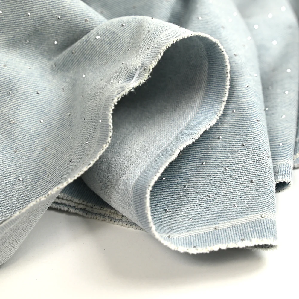 Jean's coton orné de strass fond bleu clair - Image 5