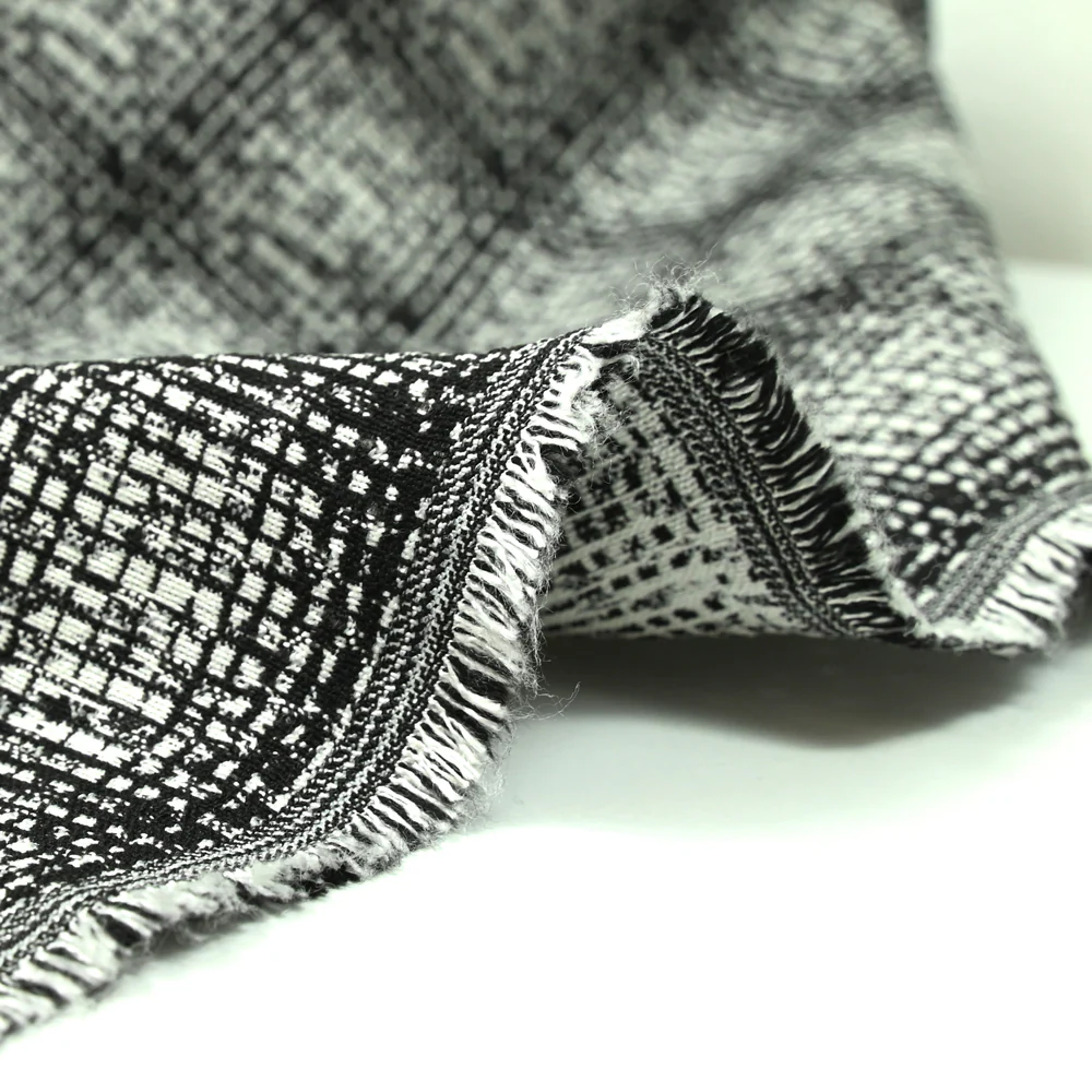 Jacquard polyviscose artistique fond noir - Image 5