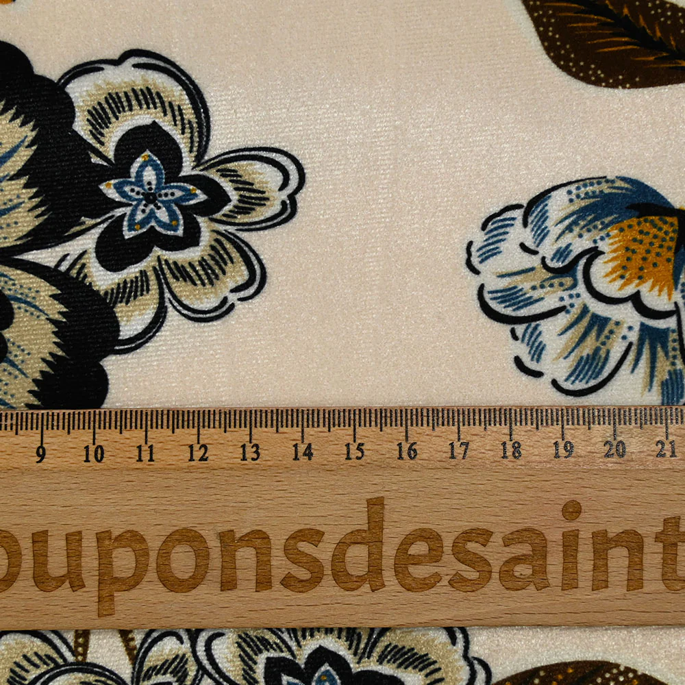 Jersey de velours ras imprimé fleur noire et marron fond ivoire - Image 3