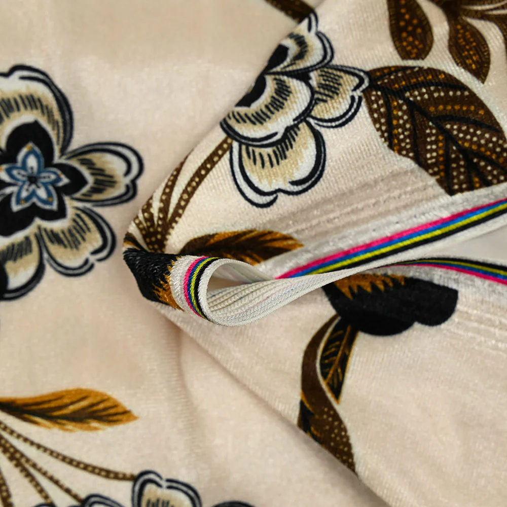 Jersey de velours ras imprimé fleur noire et marron fond ivoire - Image 4