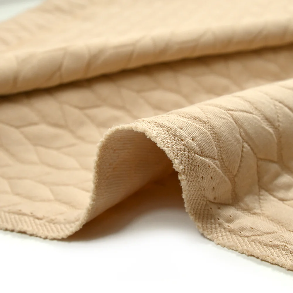 Jersey matelassé tresses fond beige - Image 7