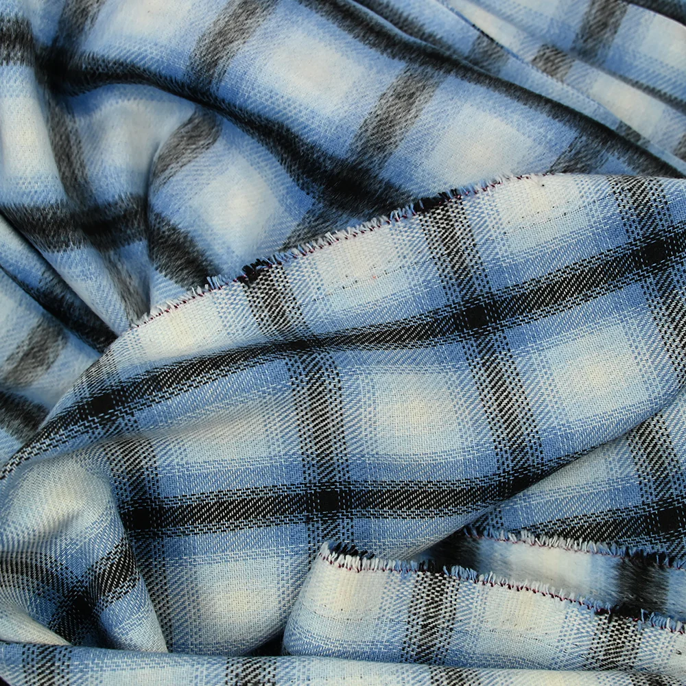 Lainage polyester brossé à carreaux bleu myosotis et noir - Image 6