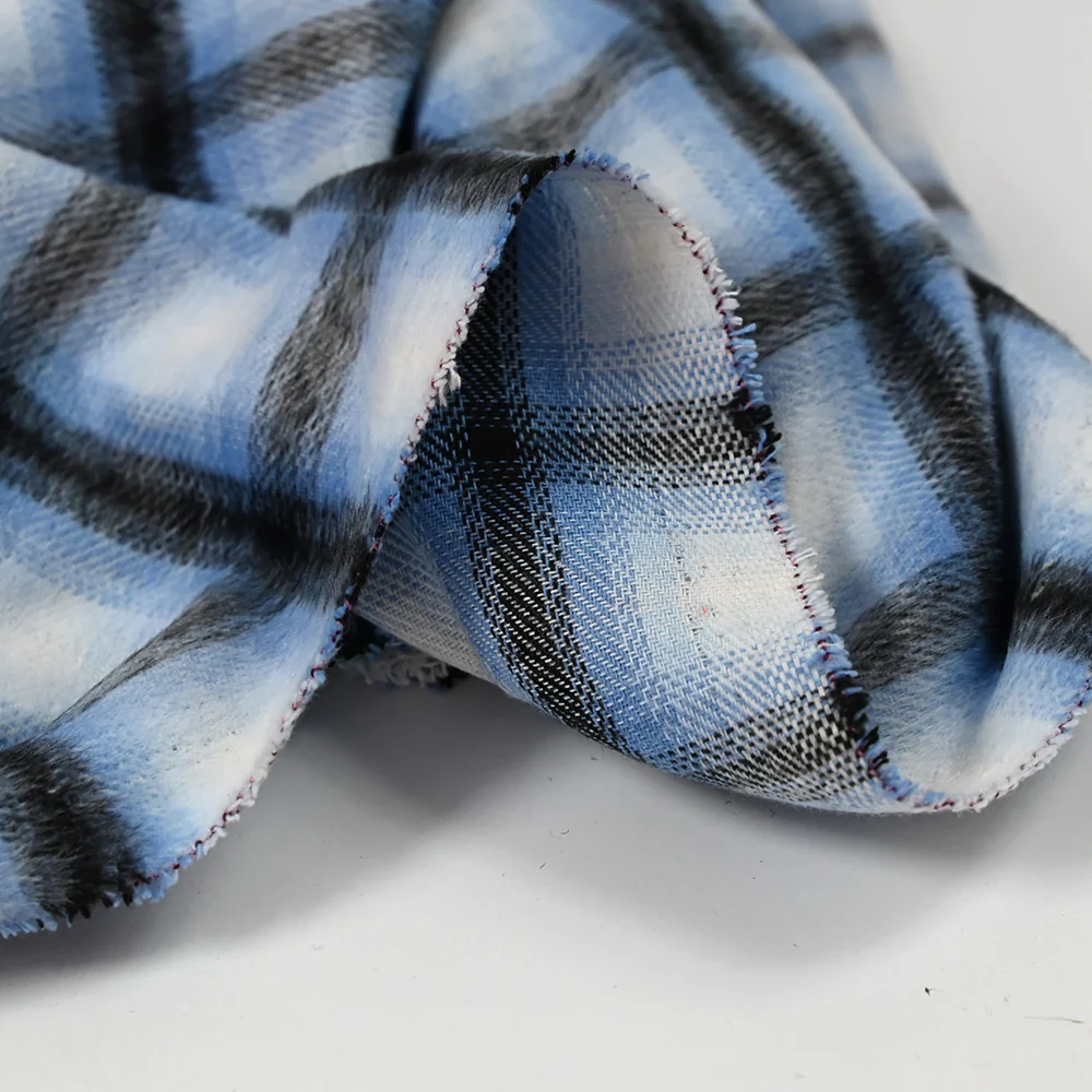 Lainage polyester brossé à carreaux bleu myosotis et noir - Image 7