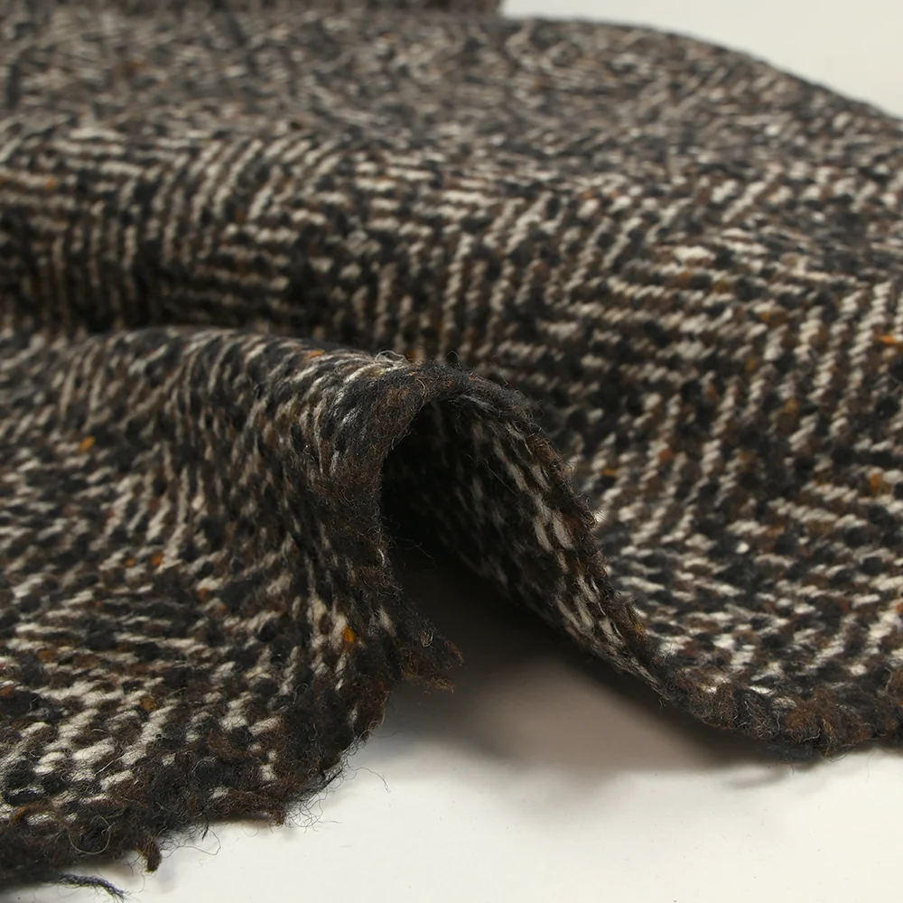 Laine mélangée bouclettes noires chevrons 60mm marron et écru - Image 6