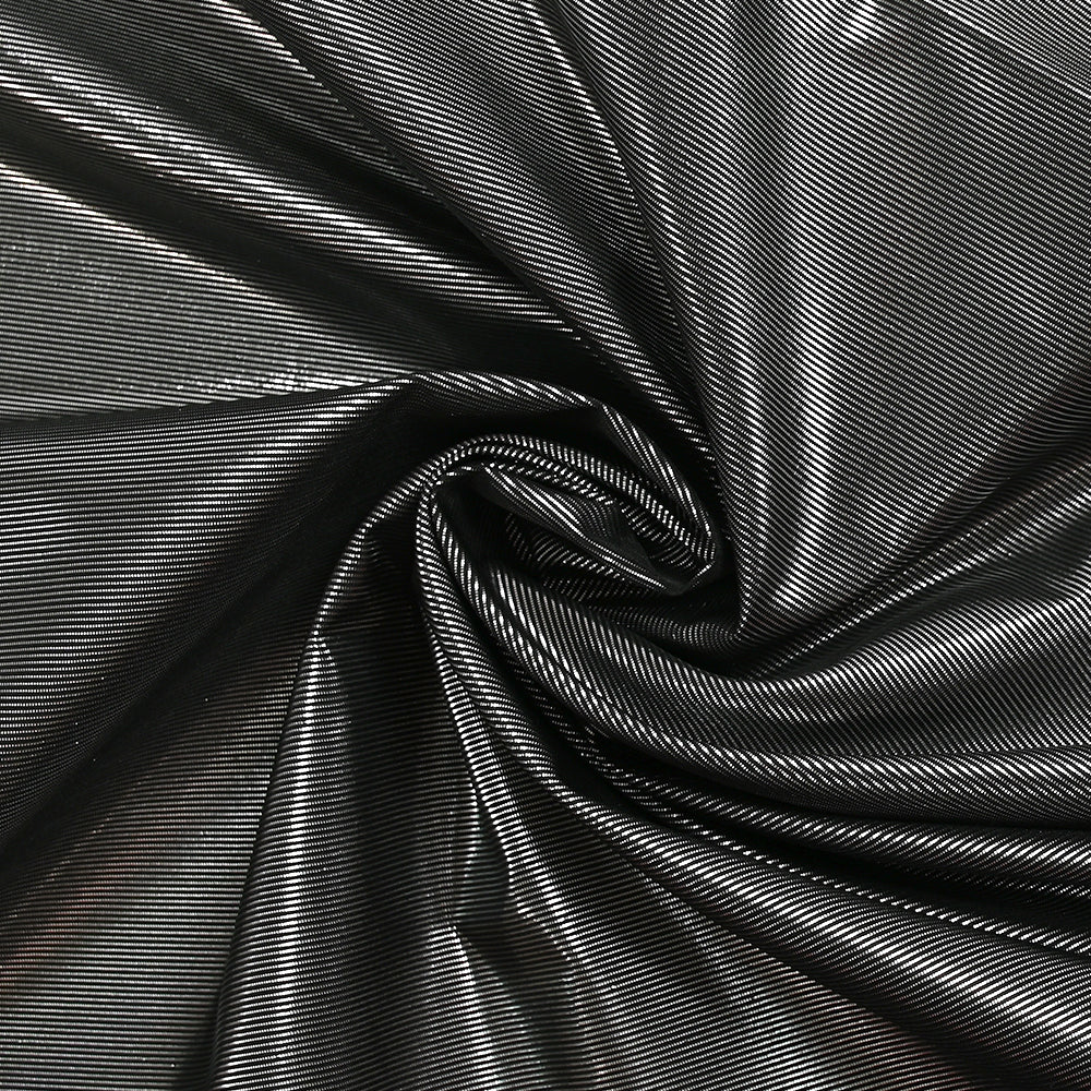 Lamé de polyester rayé argent fond noir - Image 2