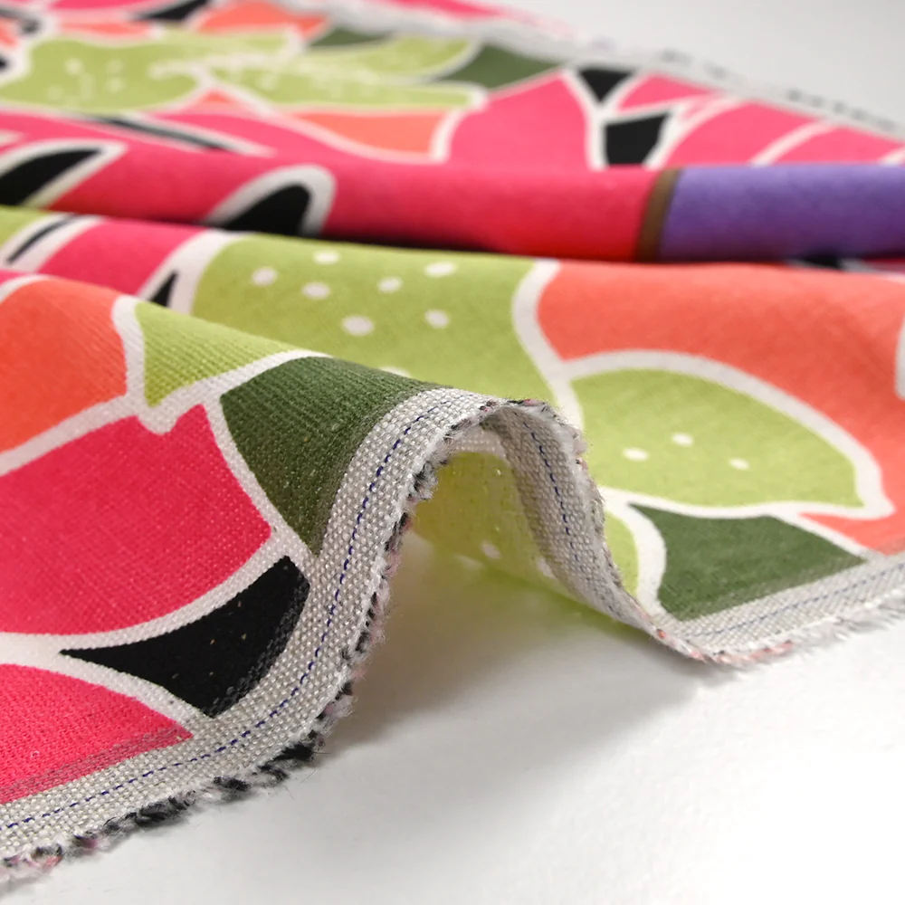 Lin viscose imprimé jardin tropical rose corail fond noir - Image 7