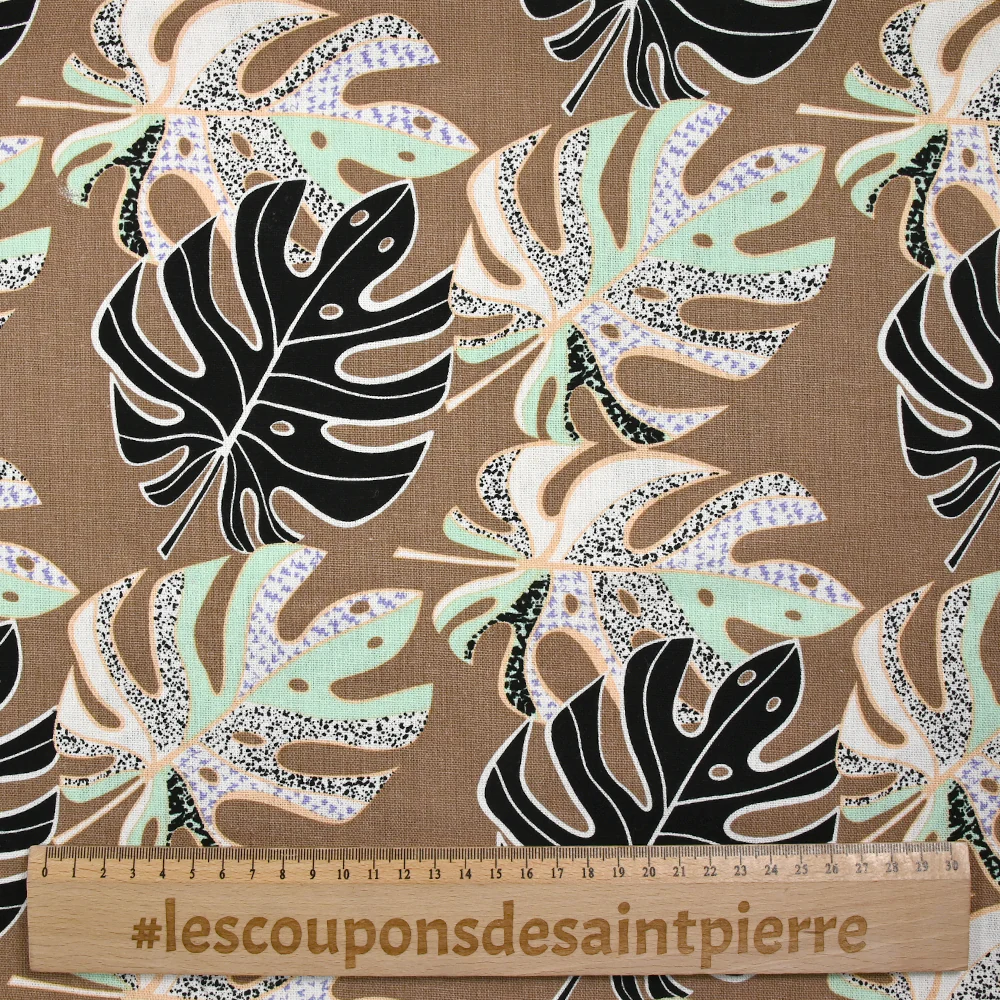 Lin viscose imprimé pluie de monsteras fond marron - Image 3
