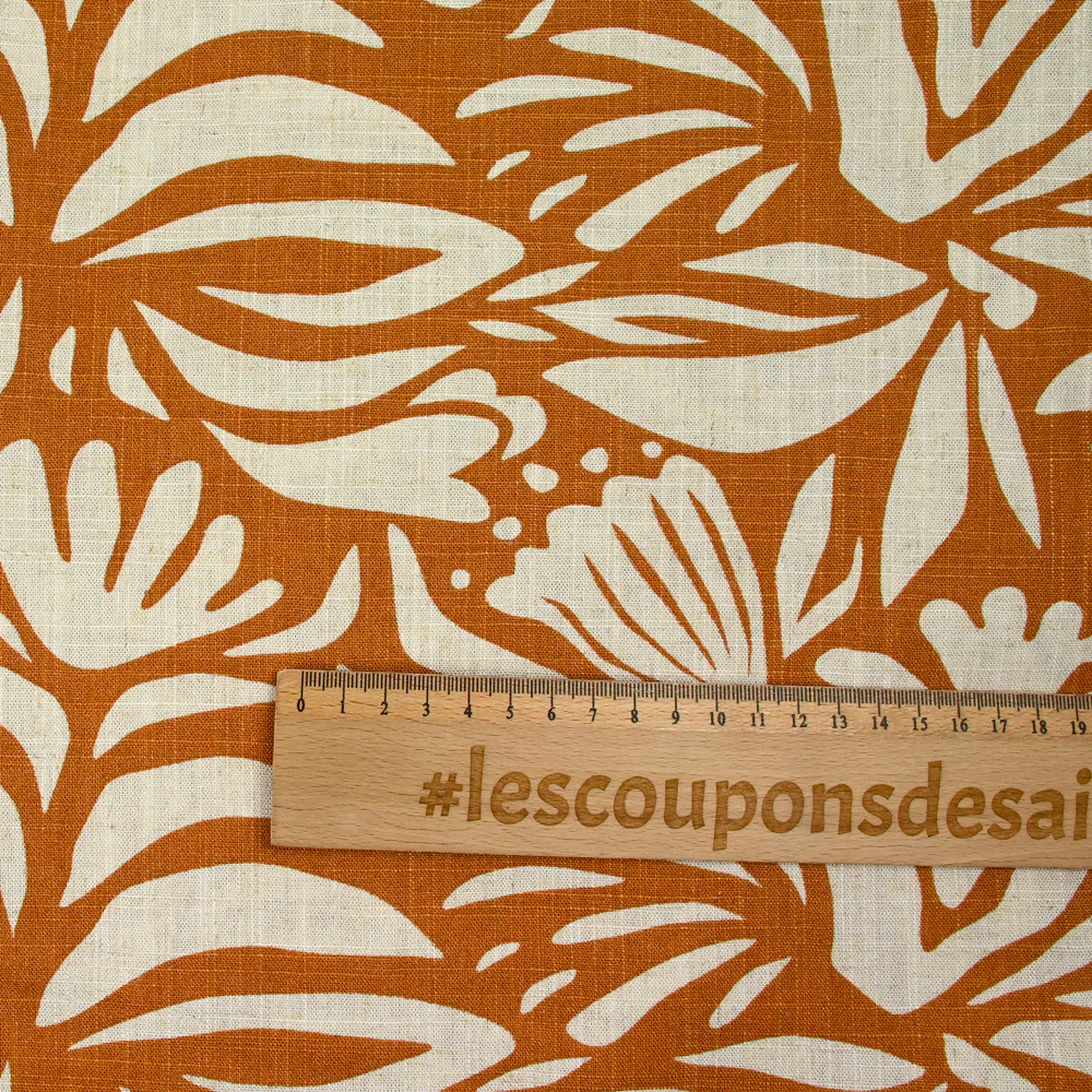 Lin viscose imprimé voyage botanique fond camel - Image 4