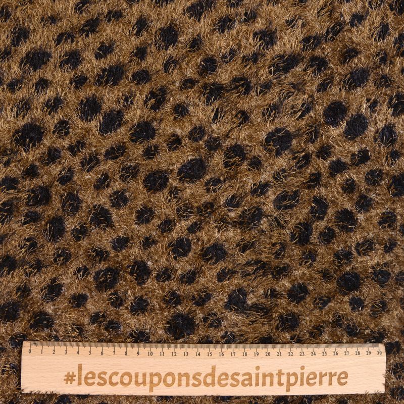 Maille à poil long pois noir fond marron - Image 3