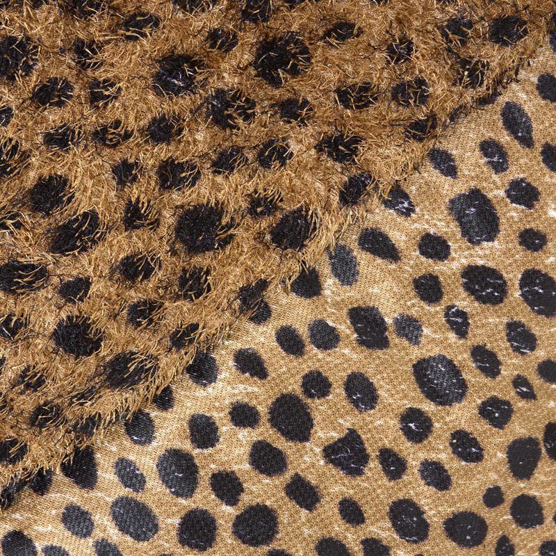 Maille à poil long pois noir fond marron - Image 5