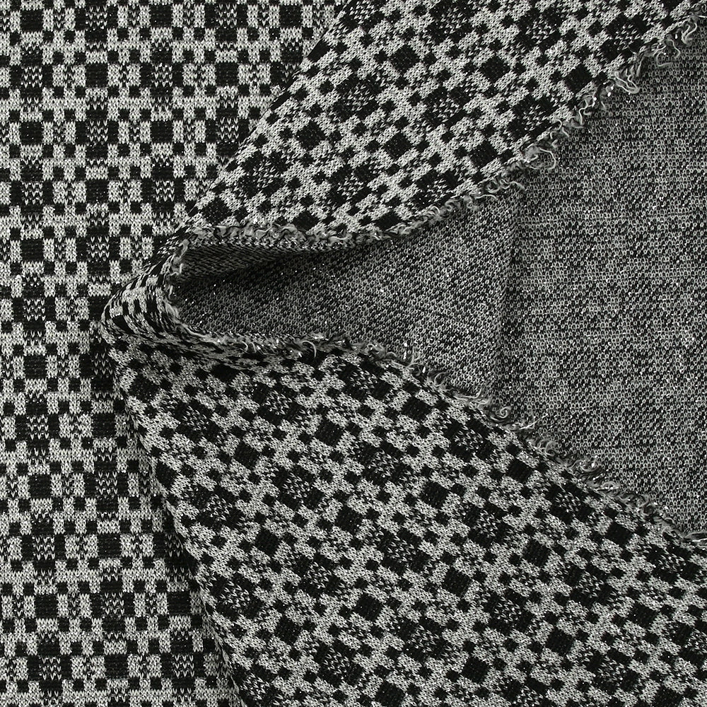 Maille Milano polyester Lurex carré graphique noir et blanc - Image 6