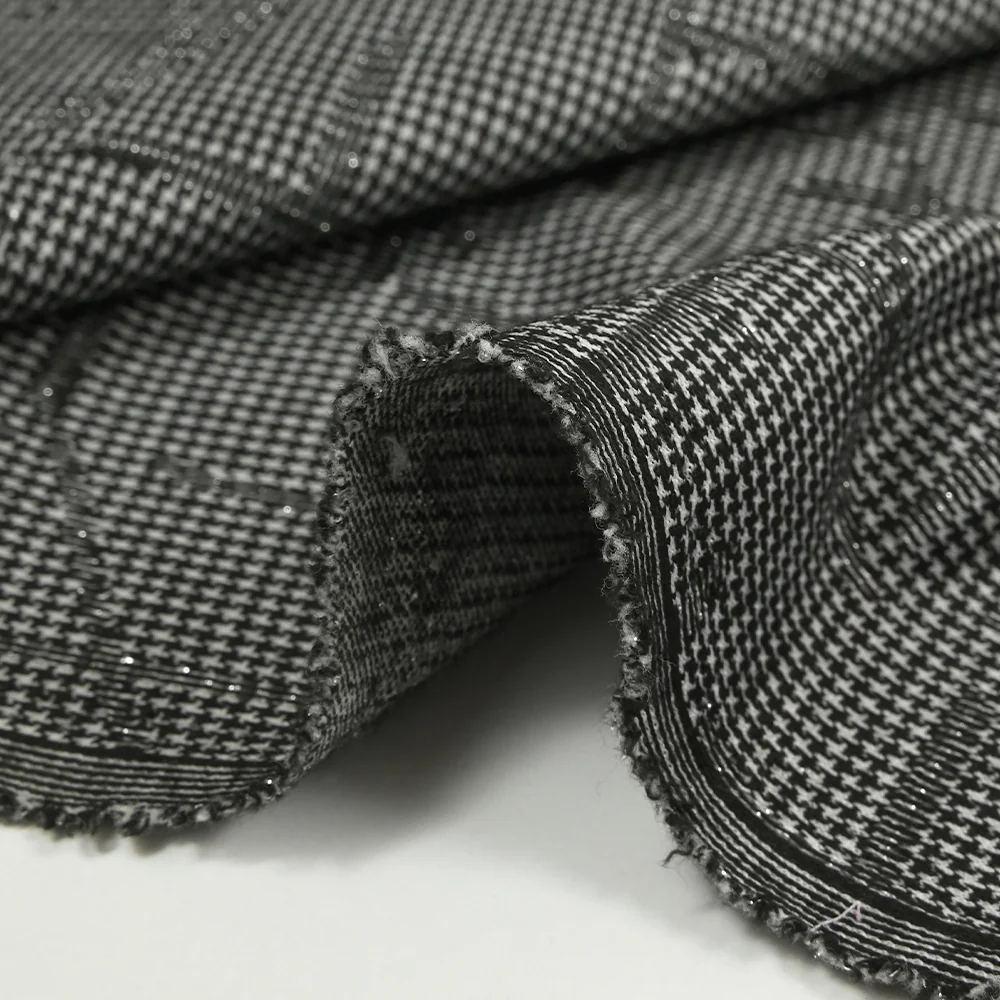 Maille Milano polyester Lurex pied-de-puce craquelé noir et blanc - Image 7