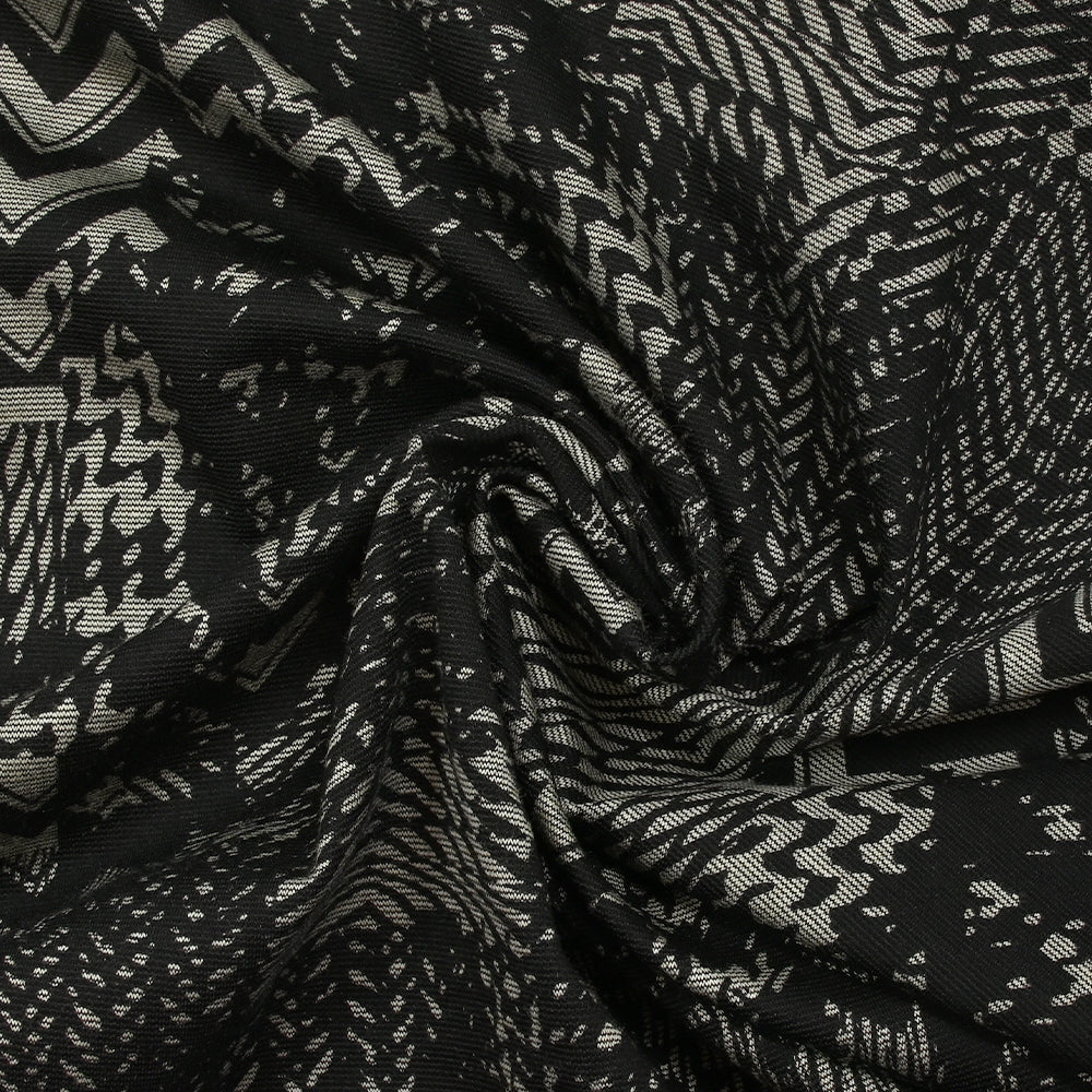 Maille Milano polyviscose chevrons patchwork gris fond noir - Image 2