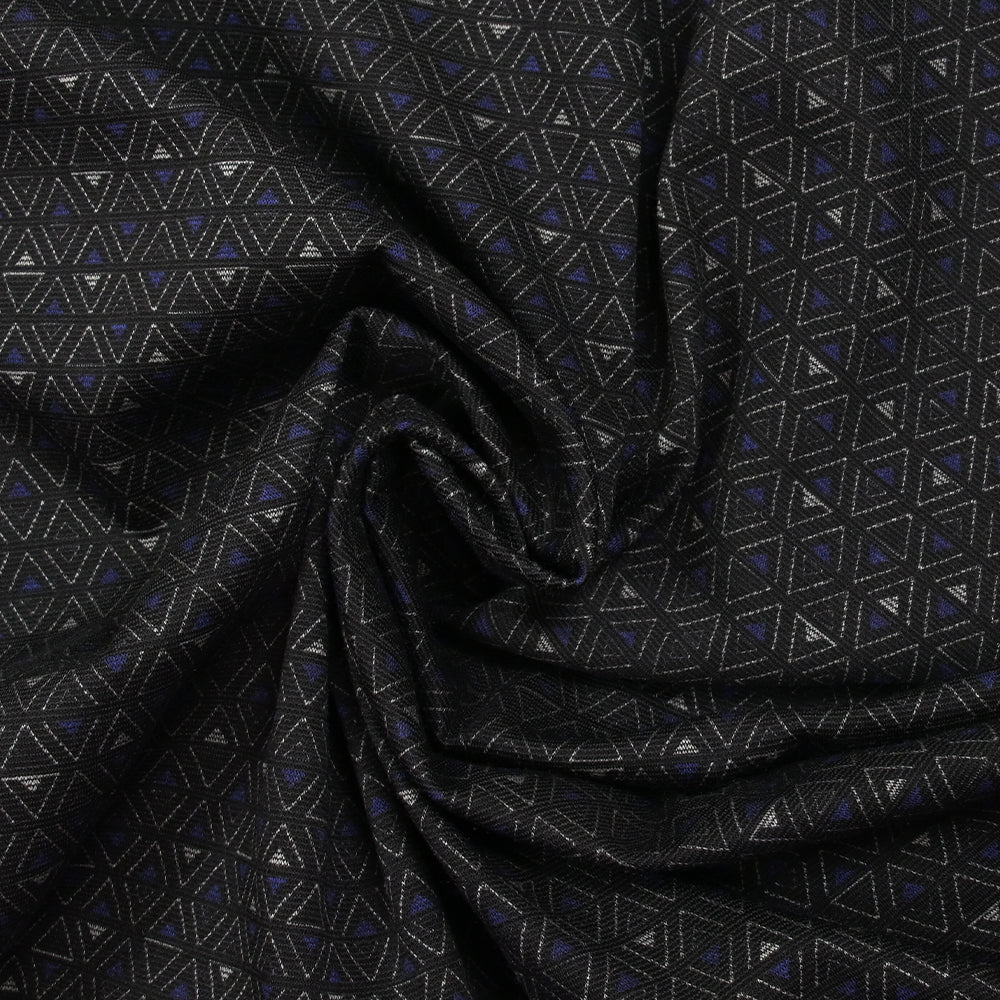 Maille Milano polyviscose triangle gris et indigo fond noir - Image 2
