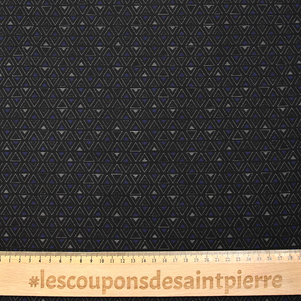 Maille Milano polyviscose triangle gris et indigo fond noir - Image 3