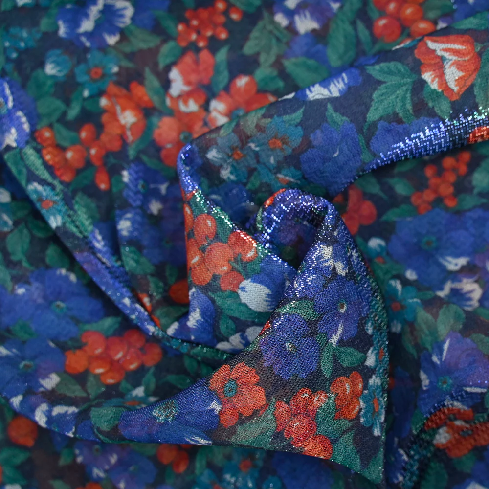 Maille polyester lamée fleurs bleu et rouge fond marine - Image 2