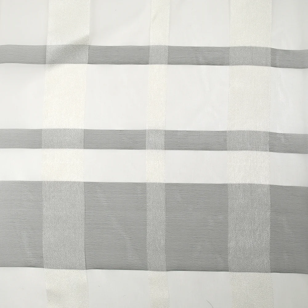 Mousseline 100% soie à carreaux gris et écru - Image 4