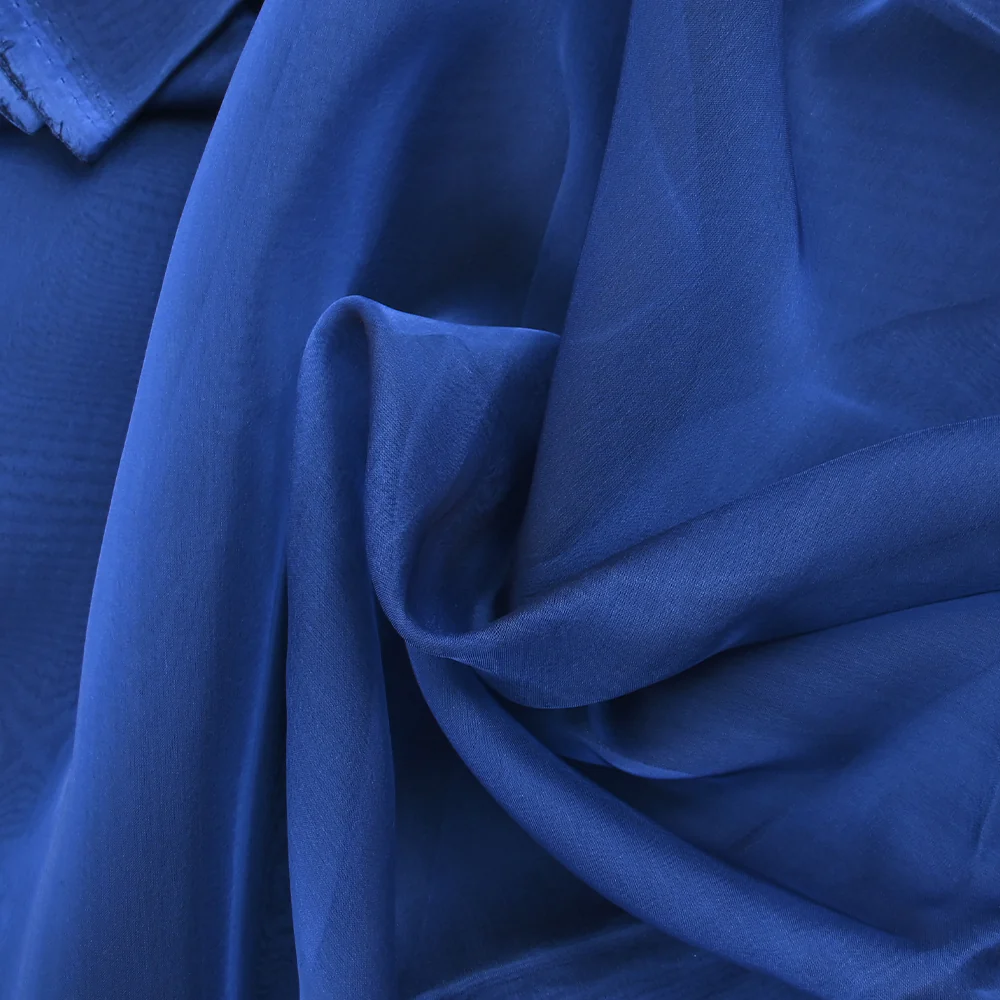 Mousseline 100% soie unie bleu foncé changeant noir - Image 3