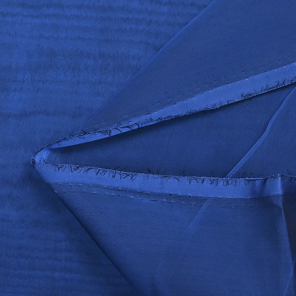 Mousseline 100% soie unie bleu foncé changeant noir - Image 4