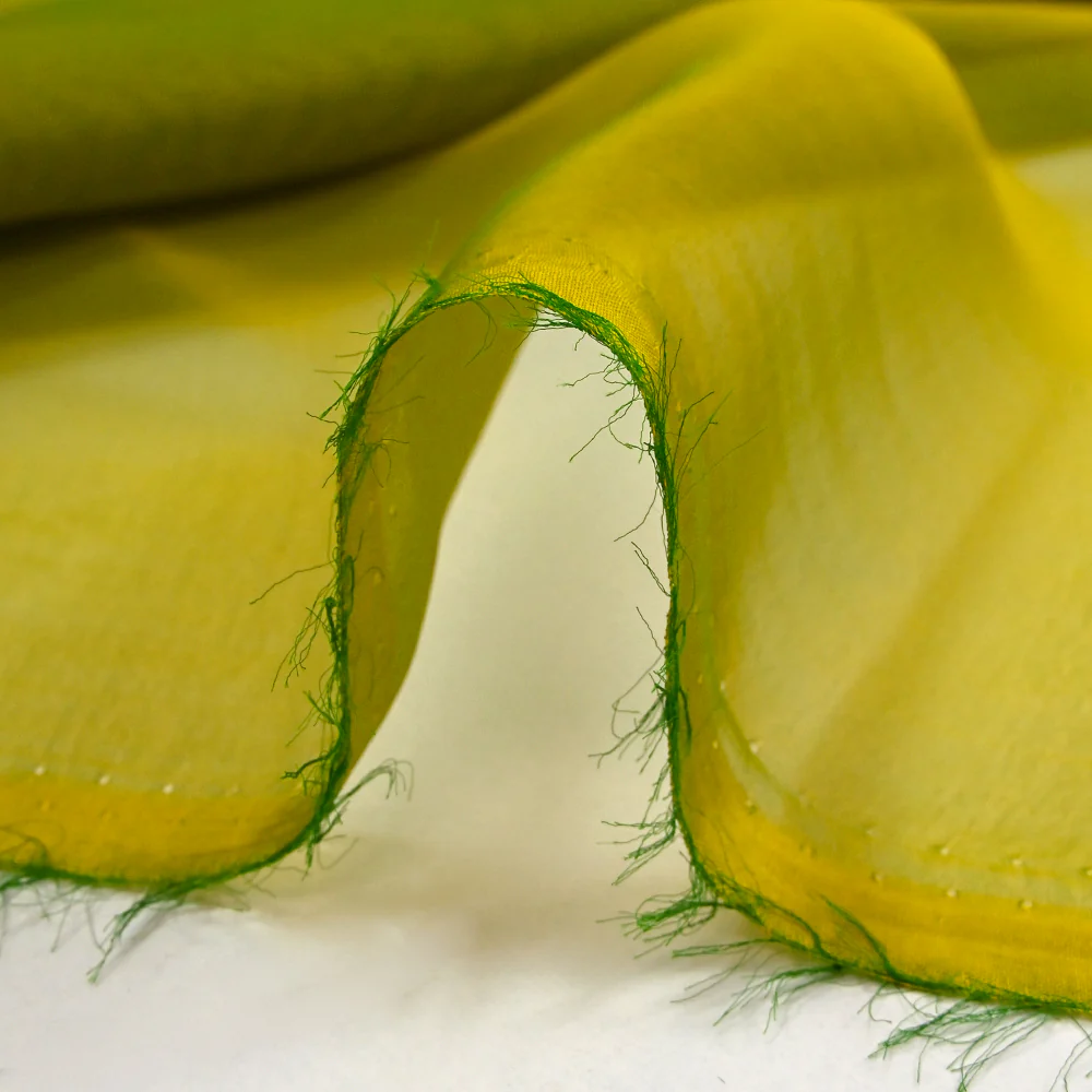 Mousseline 100% soie unie jaune olive changeant vert - Image 5