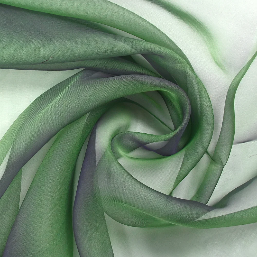 Mousseline 100% soie unie vert clair changeant indigo - Image 2