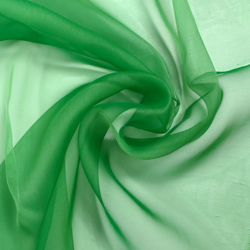 Mousseline 100% soie unie vert menthe changeant vert - Image 2