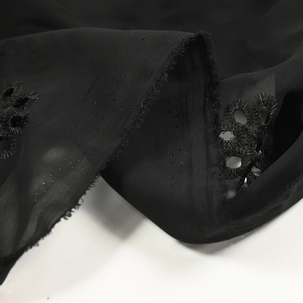 Mousseline brodée Enora noir - Image 5