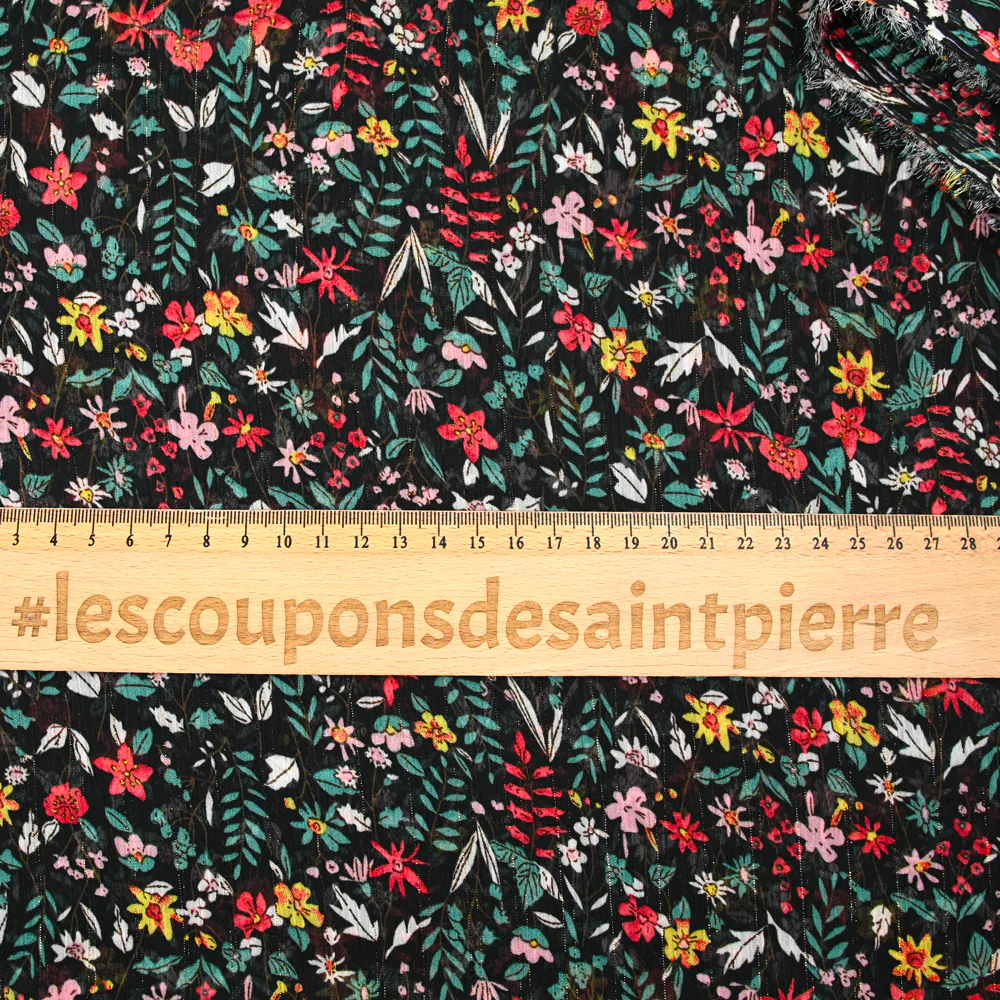 Mousseline crinkle imprimée irisée marguerite fond noir - Image 3
