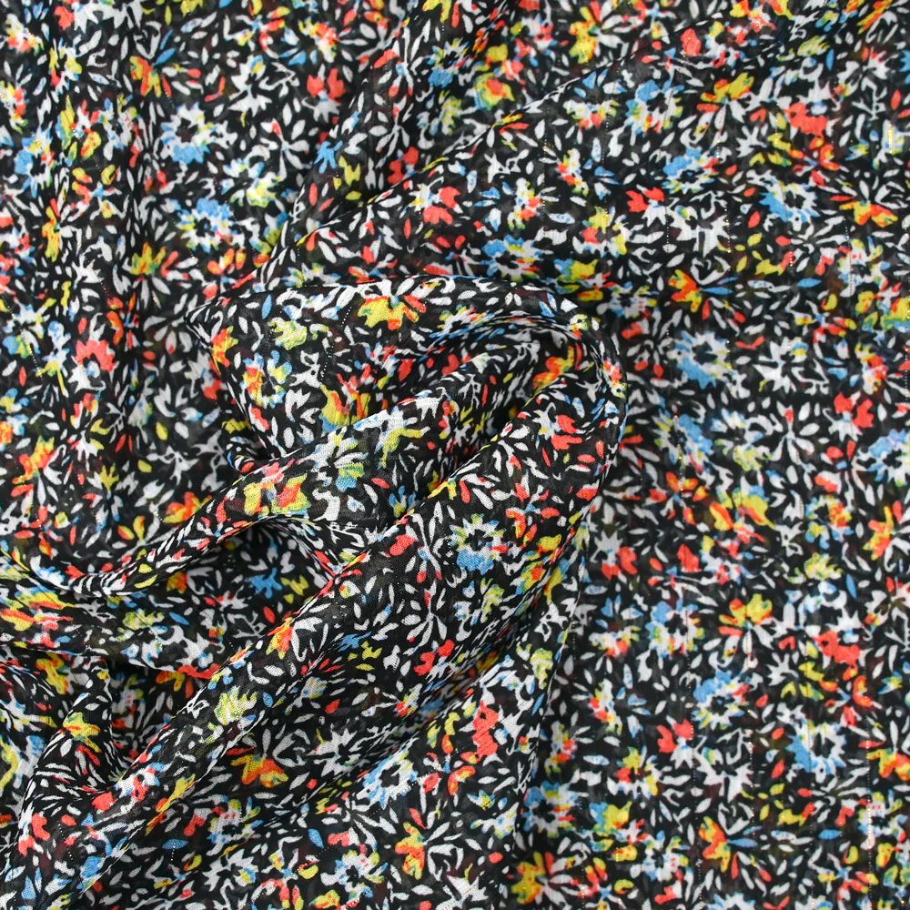 Mousseline crinkle imprimée irisée miette de fleur fond noir - Image 3