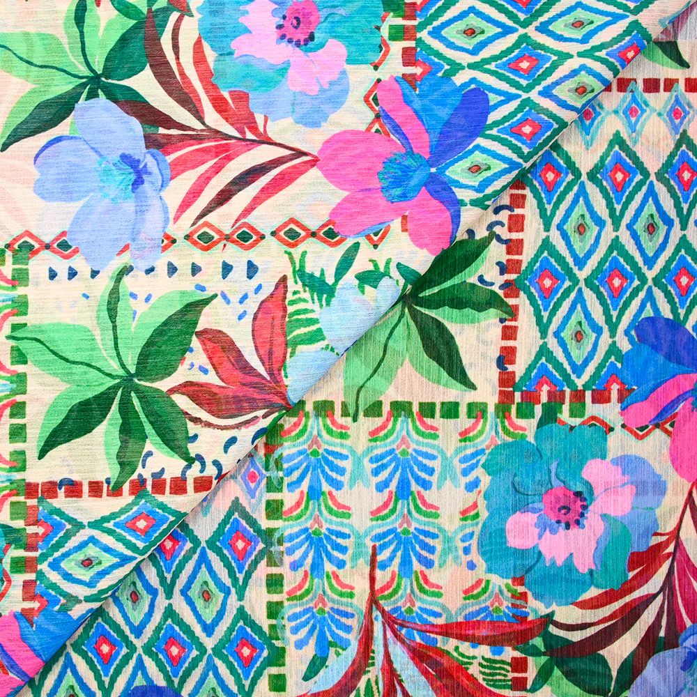 Mousseline crinkle imprimée jardin en fleurs bleu fond beige - Image 4