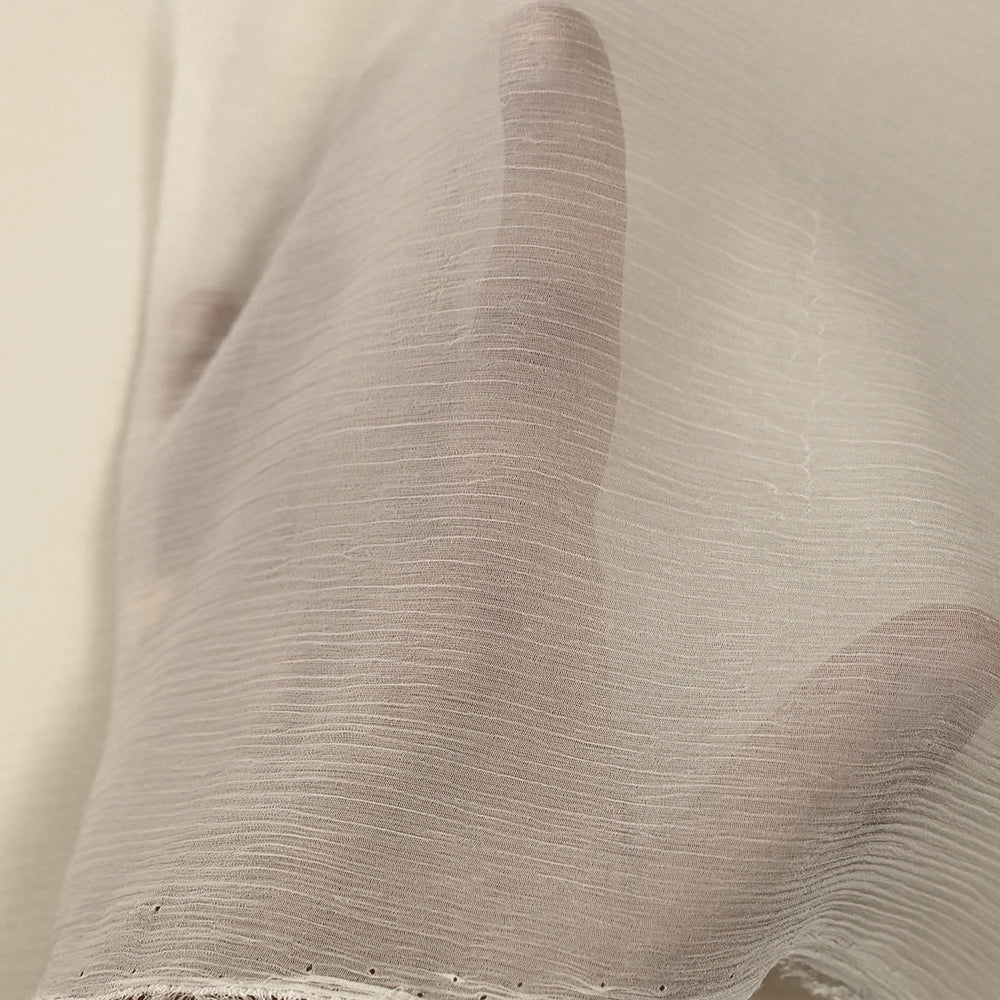 Mousseline crinkle soie et viscose blanc cassé - Image 3