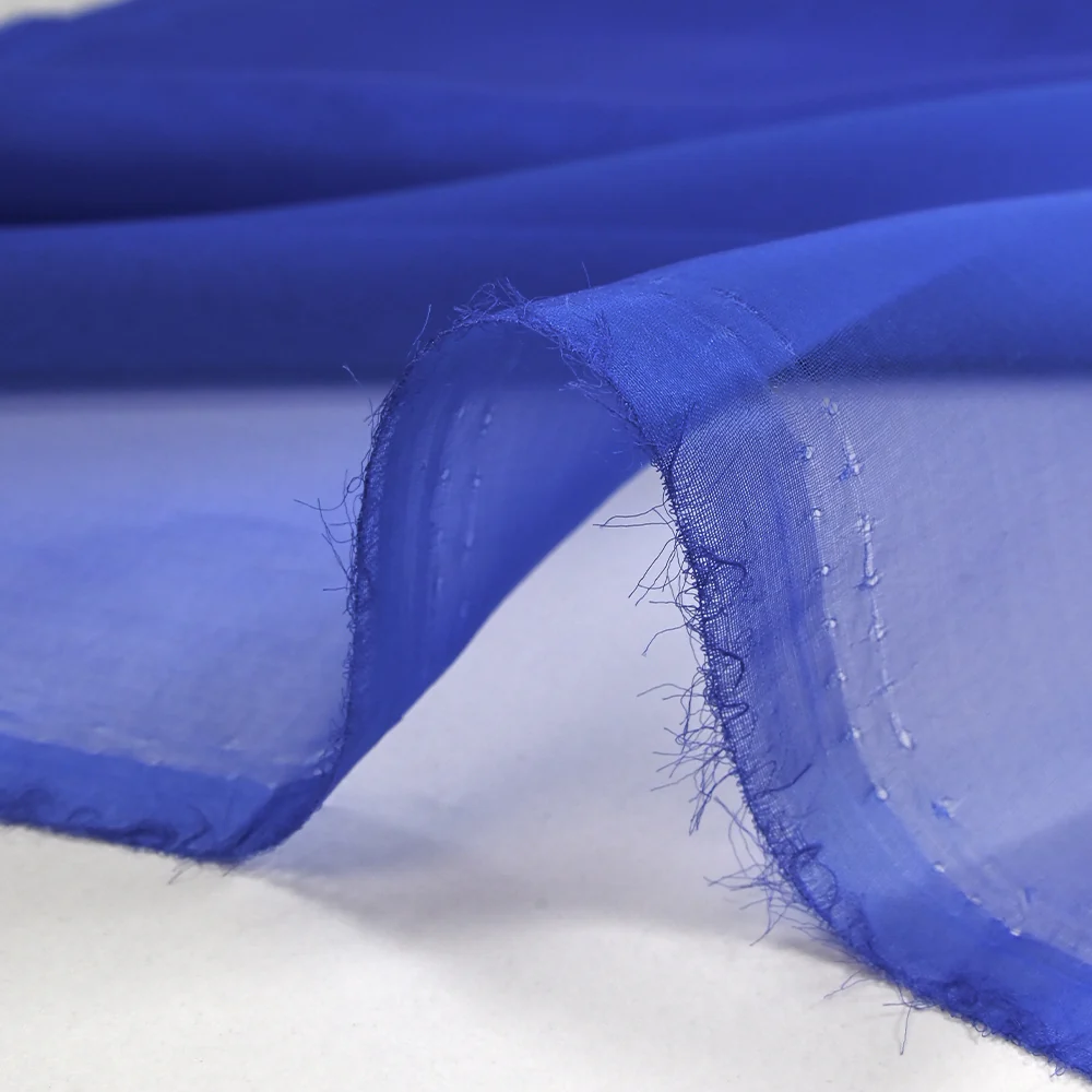 Mousseline de 100% soie unie bleu électrique - Image 4