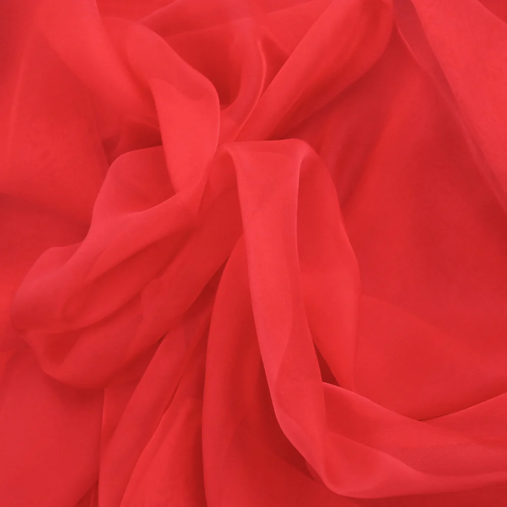 Mousseline de 100% soie unie rouge fraise - Image 3